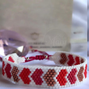 Pulsera tejida en miyuki corazones rojos